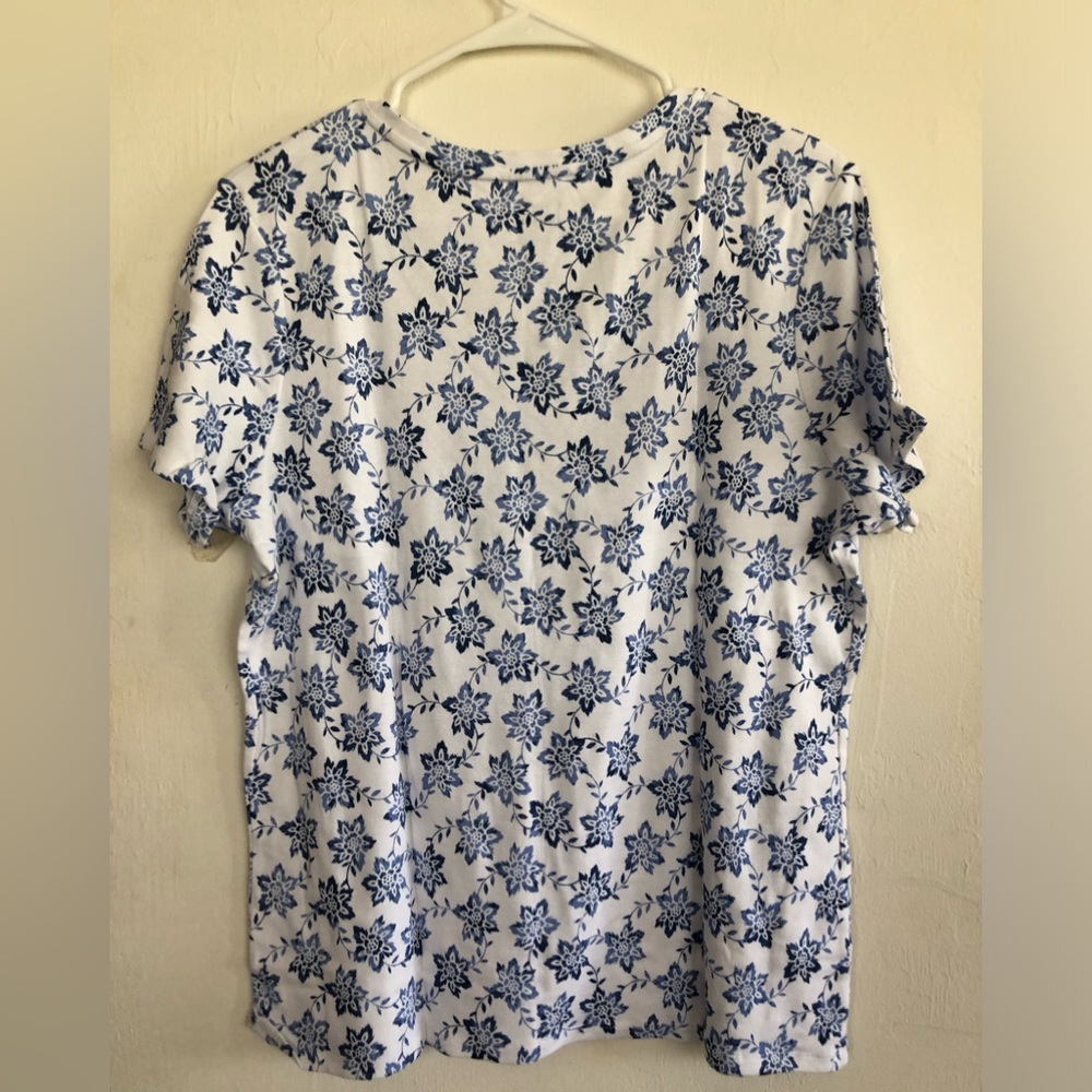 CROFT & BARROW Womens T-Shirt Size Medium 100% Cotton V Neckline New - Picture 3 of 6